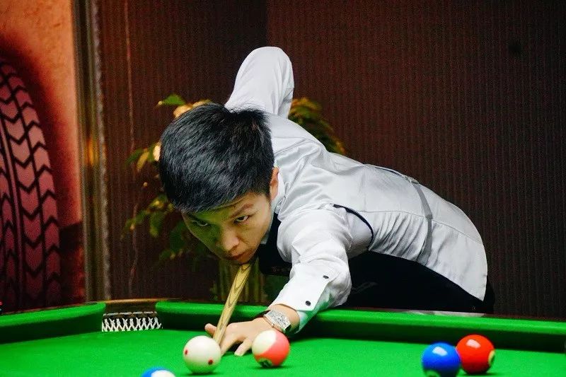 把牌桌上的 把牌桌上的